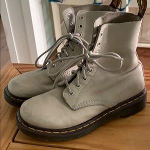 Dr. Marten 8 Lace Boot